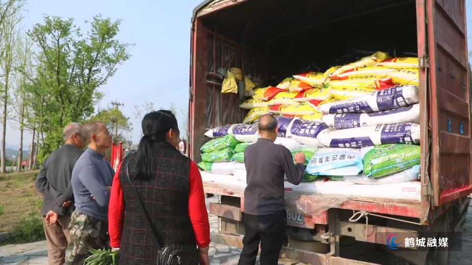 鹤城区供销社:农资配送下乡 护航春耕生产.mp4_20260410_171549.267.jpg 鹤城区供销社:农资配送下乡 护航春耕生产.mp4_20260410_171549.267.jpg