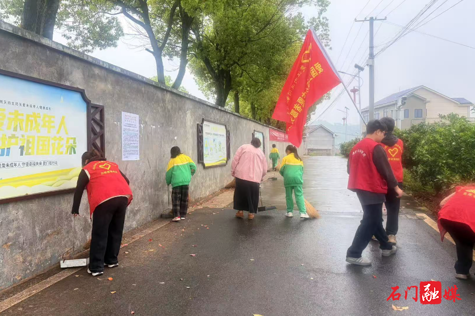 第38个爱国卫生月：闫家溶社区联合2.jpg