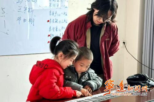 宁远:科技小院“周末课堂” 点亮乡村儿童求知梦2_副本500.jpg 宁远:科技小院“周末课堂” 点亮乡村儿童求知梦2_副本500.jpg