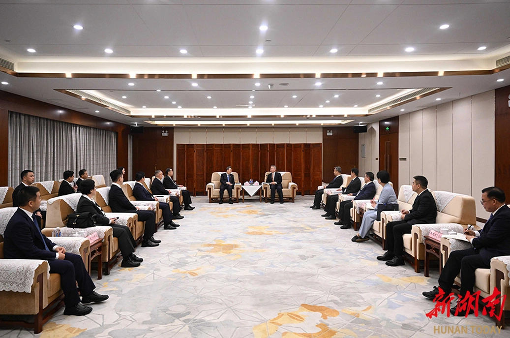 沈晓明会见泰国正大集团资深董事长谢国民一行