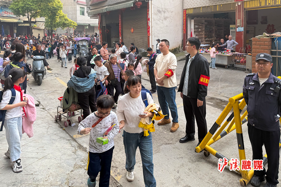 浦市合力护苗 (1).jpg 浦市合力护苗 (1).jpg