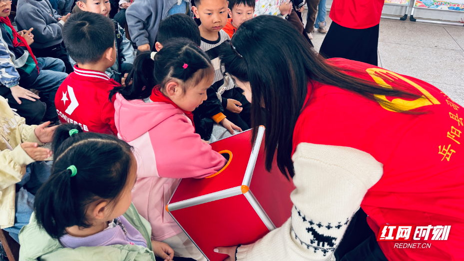 学生踊跃参与.JPG 学生踊跃参与.JPG