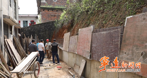 宁远：消除地灾保平安 筑牢汛期安全防线2_副本500.png