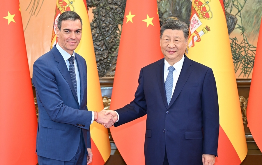 习近平会见西班牙首相桑切斯
