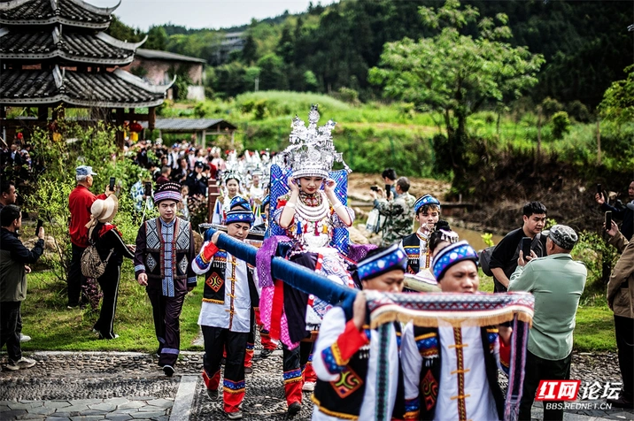 【每日一图@湖南】山含情水含笑，大戊梁歌会声动通道 