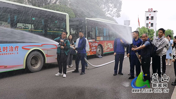 我县开展“党建引领学消防 全民共治筑平安”主题实践活动.jpg