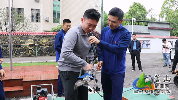 我县开展“党建引领学消防 全民共治筑平安”主题实践活动2.jpg