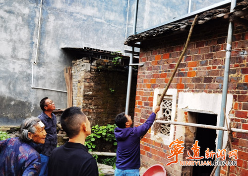 宁远县文庙街道：加强防汛安全管理  筑牢护民安全堤坝_副本_副本500.jpg