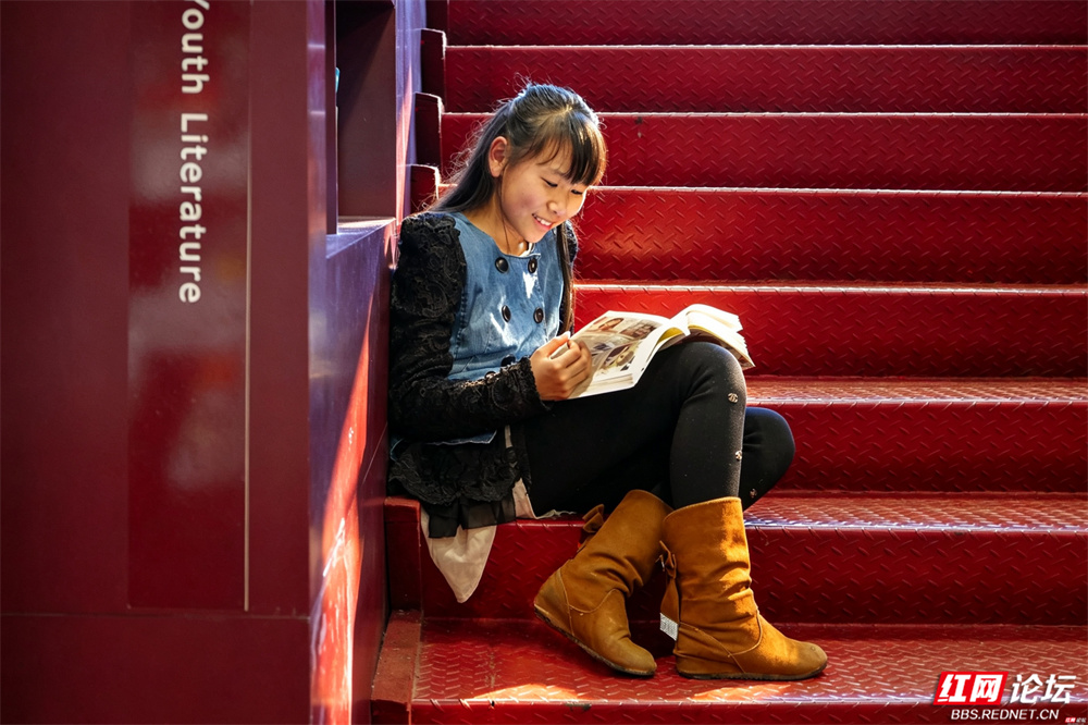 世界读书日丨被定格的，是无数个与书相遇的瞬间