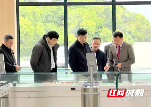 第三届“邵阳市人才日”暨大健康产业高质量发展座谈会召开(图2)