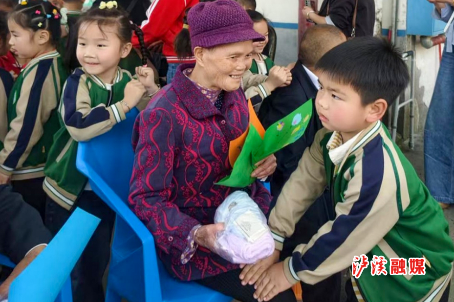 小精灵幼儿园.jpg