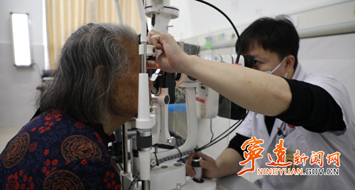 “复明10号”驶入宁远免费手术助白内障患者重见清晰视界_副本500.png