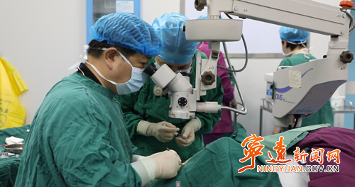 “复明10号”驶入宁远免费手术助白内障患者重见清晰视界2_副本500.png