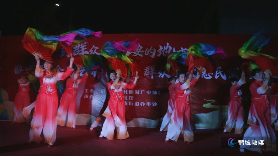 文化惠民进社区 艺术普及暖人心.mp4_20260430_162605.133.jpg