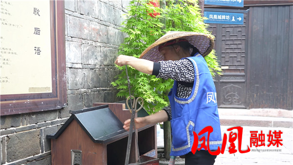 5月4日环卫工人[00_00_50][20260505-112940].jpg