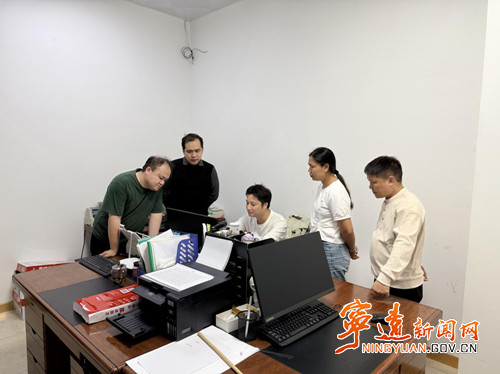 宁远：上门服务解难题 助企审批加速跑_副本500.jpg
