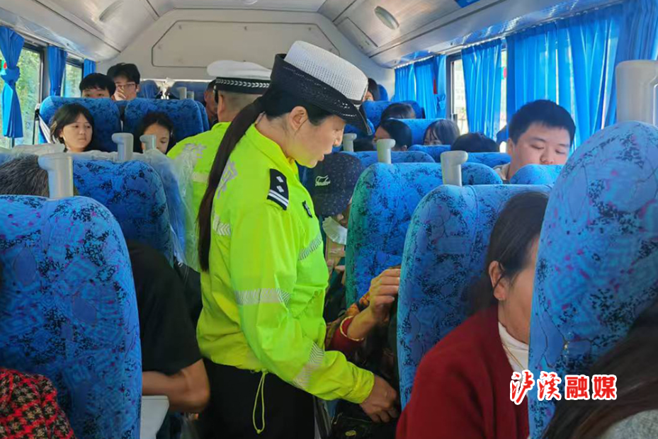 交警五一安保.jpg2.jpg