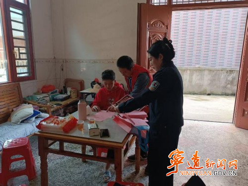 宁远县保安镇：“敲门+巡查”双管齐下  织密防溺水“安全网”1_副本500.jpg