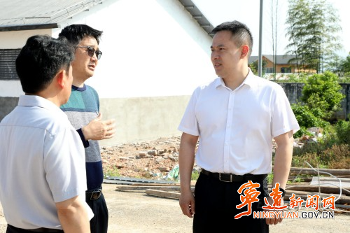林亮亮督导检查安全生产工作_副本500.jpg