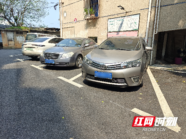 图三：新增停车位规范有序，有效缓解小区停车压力。_副本.png