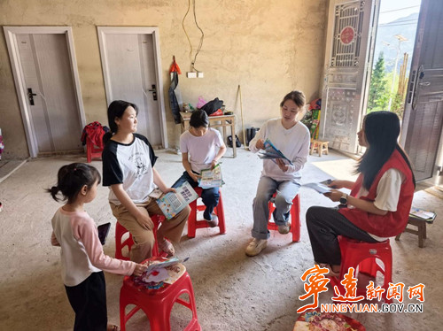宁远县九疑瑶族乡：“志愿红”撑起防溺水“安全伞”_副本500.jpg