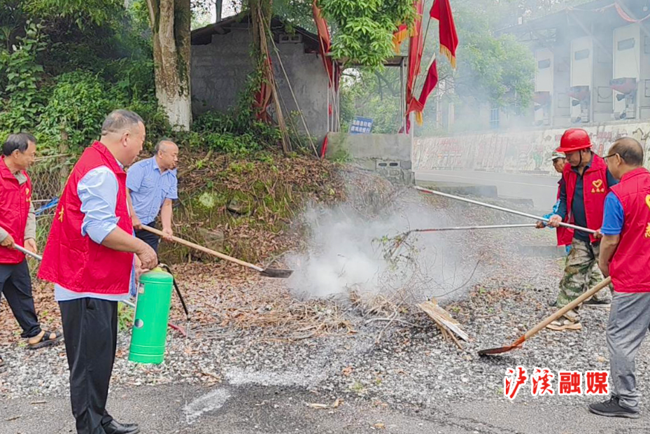 潭溪镇安全检查.jpg2.jpg3.jpg