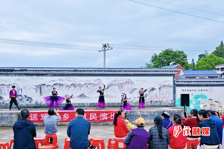 兴隆场文化下乡.jpg