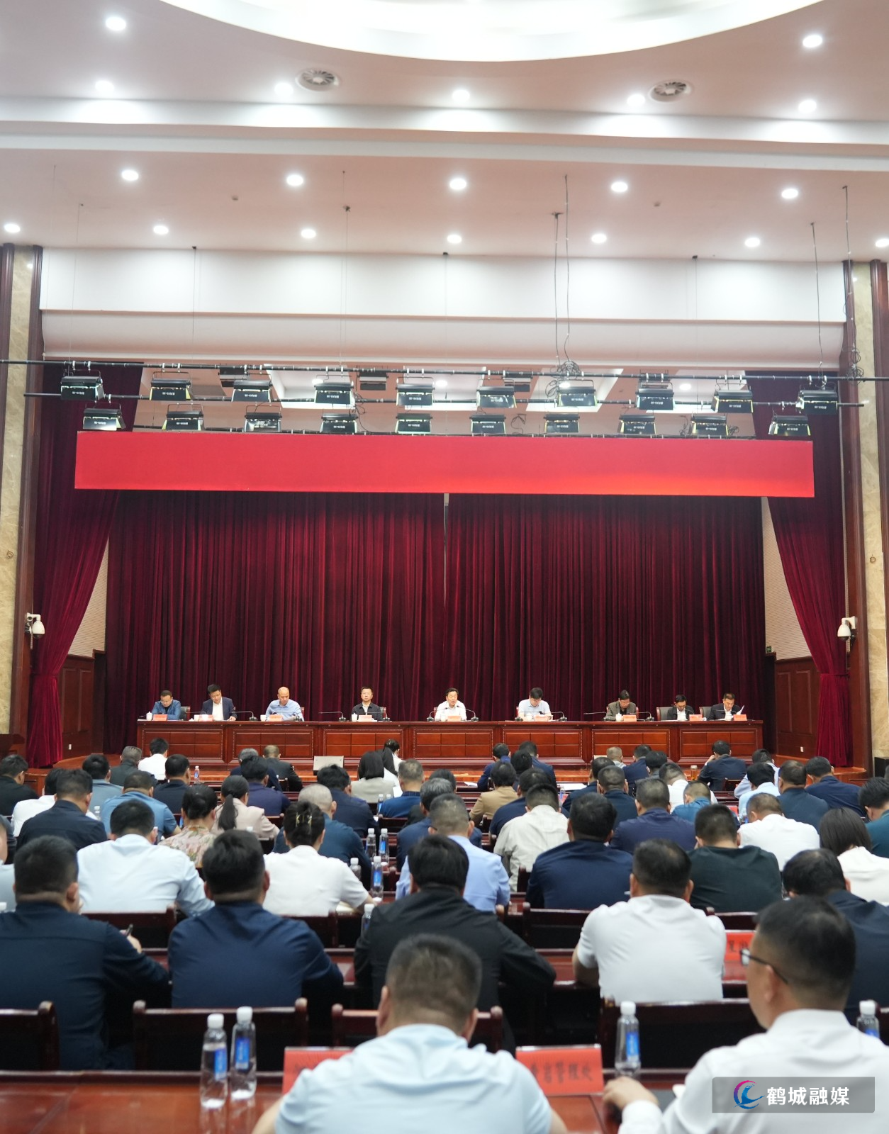全区安全生产工作会议召开_副本.jpg