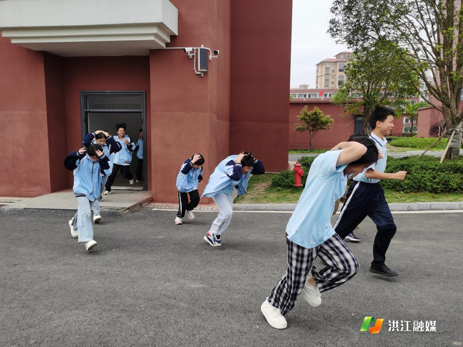 市第二实验中学1.jpg