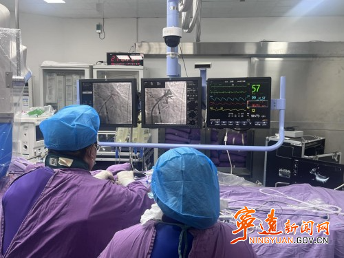 宁远县医共体总医院人民医院院区成功开展首例房颤+左心耳封堵一站式手术_副本500.jpg