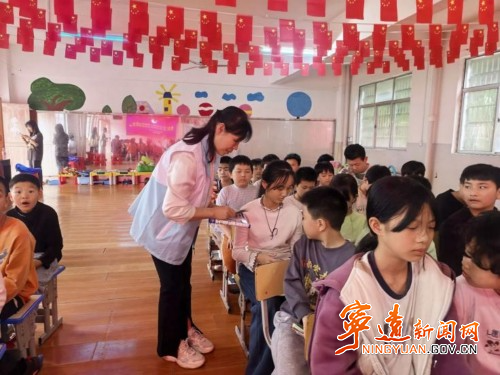 宁远棉花坪瑶族乡：利剑护蕾在行动_副本500.jpg