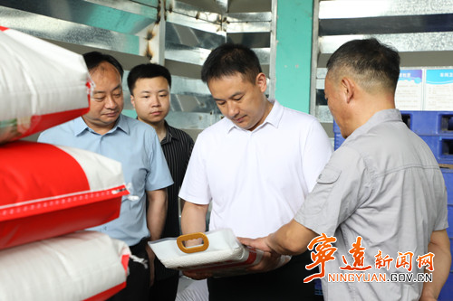 林亮亮调研十里铺工业园规模工业企业发展工作_副本500.jpg 林亮亮调研十里铺工业园规模工业企业发展工作_副本500.jpg
