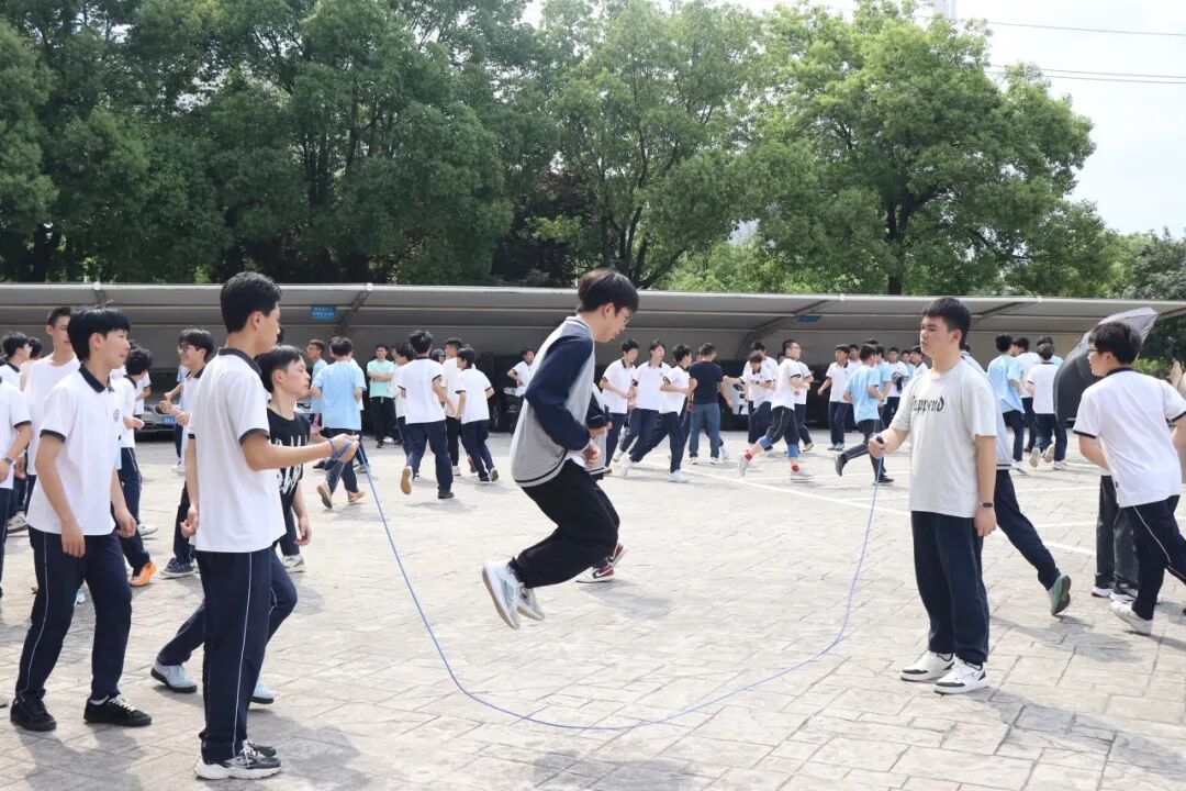 跃动青春 “绳”采飞扬