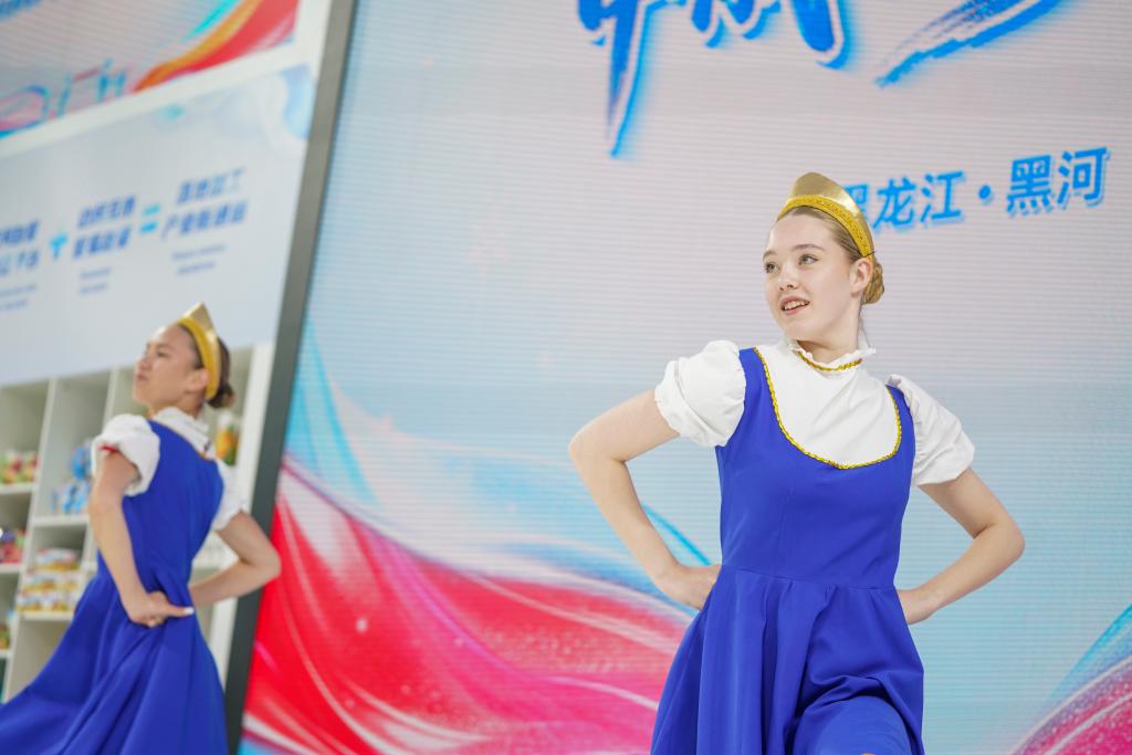 特写:中俄博览会上的俄罗斯舞者