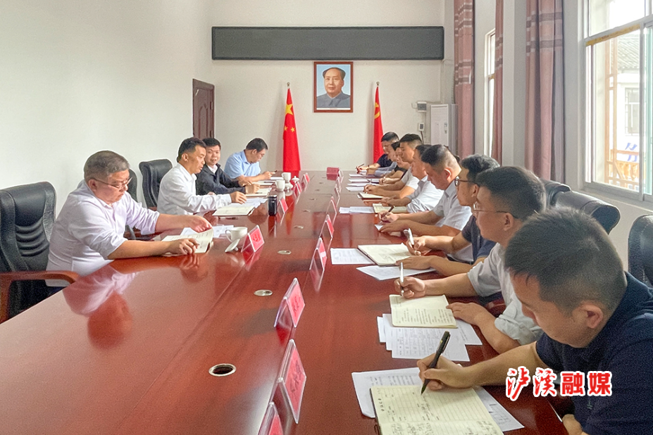 书记3.jpg 书记3.jpg