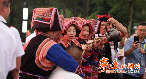 九嶷山虞舜文化发展中心举行庆典晚宴（长桌宴）2_副本500.jpg