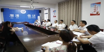 心系群众办实事 为民解忧暖民心——杨廉喜到县信访局接待来访群众