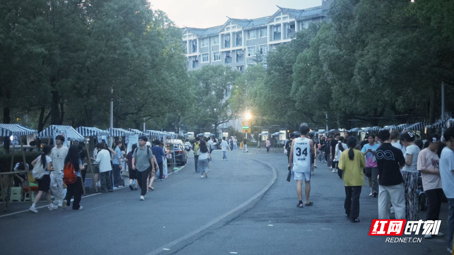 跳蚤市场.jpg