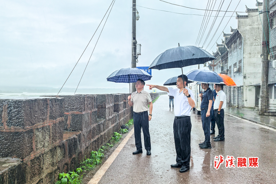 书记12.jpg 书记12.jpg