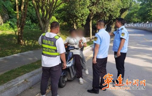 宁远县九疑瑶族乡:开展交通安全劝导把牢道路“出行关”_副本500.jpg 宁远县九疑瑶族乡:开展交通安全劝导把牢道路“出行关”_副本500.jpg