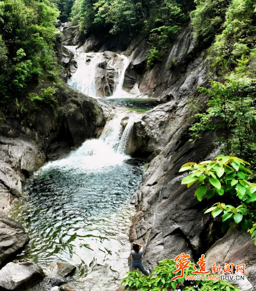 【美景不远·就在宁远】宁远:九嶷山飞瀑成群生态如画2_副本500.jpg 【美景不远·就在宁远】宁远:九嶷山飞瀑成群生态如画2_副本500.jpg