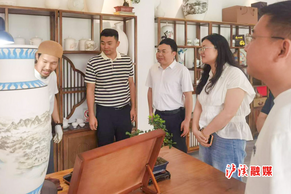 省委统战部到泸溪.jpg2.jpg 省委统战部到泸溪.jpg2.jpg
