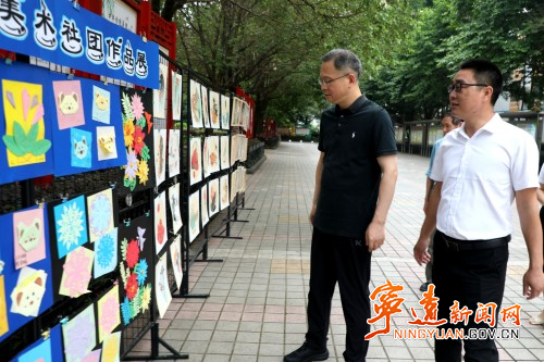 毛政开展“六一”儿童节走访慰问活动2_副本500.jpg 毛政开展“六一”儿童节走访慰问活动2_副本500.jpg
