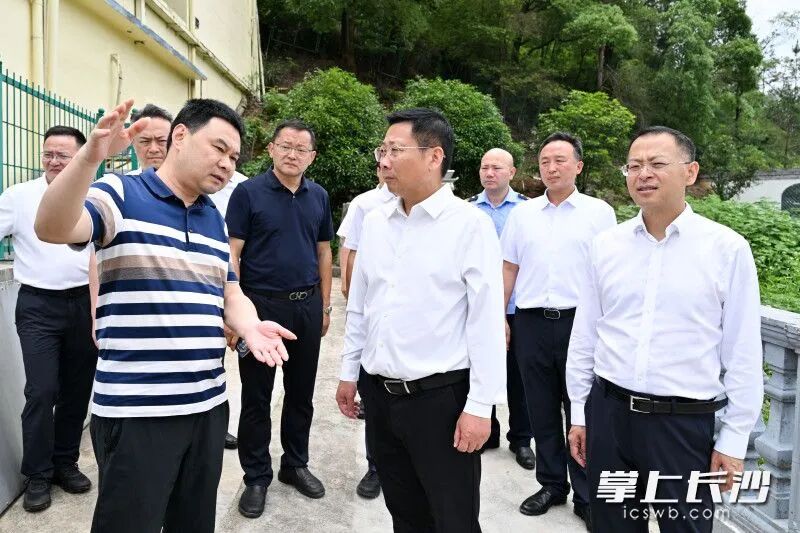 陈博彰在黄材水库检查防汛备汛工作。 均为长沙晚报全媒体记者 王志伟 摄
