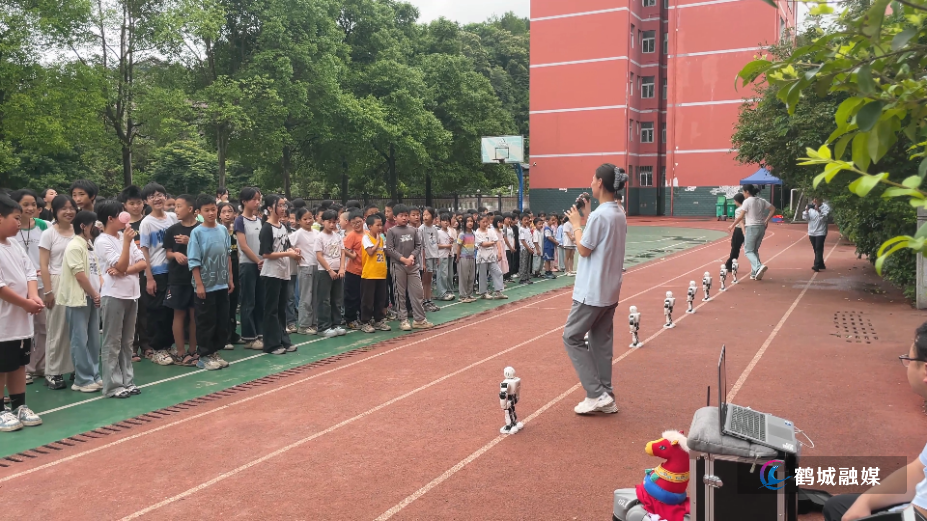 科普进校园 点亮少年科学梦.mp4_000003.740.png 科普进校园 点亮少年科学梦.mp4_000003.740.png