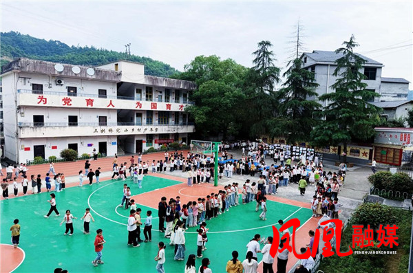 670964D3@8EAA2970.73361D6A00000000.jpg
