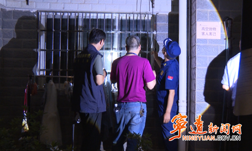 宁远:开展夜间巡查 守护百姓安宁_副本500.png 宁远:开展夜间巡查 守护百姓安宁_副本500.png