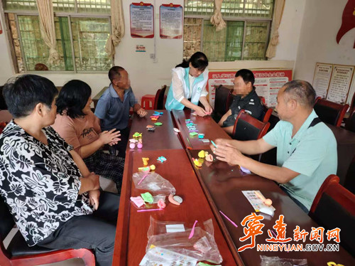 宁远县棉花坪瑶族乡：暖心关爱特殊群体_副本500.jpg