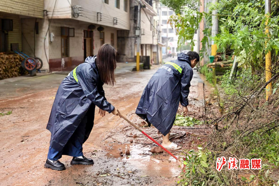 石榴坪抗洪除险.jpg 石榴坪抗洪除险.jpg