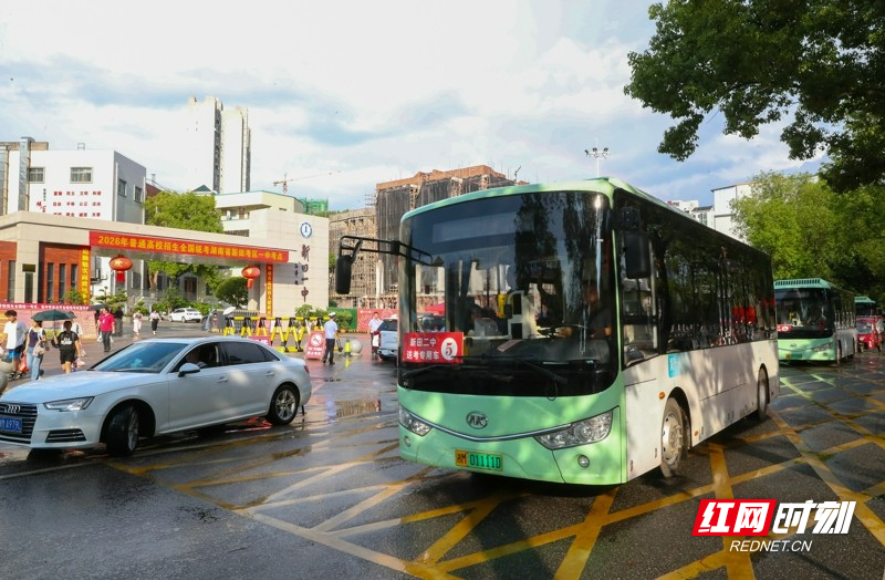 湖南新田:熟悉考场 迎接高考6_.jpg